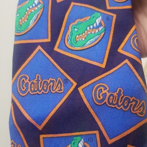 textured UF Gators long silk men's tie - Picture 5 of 10